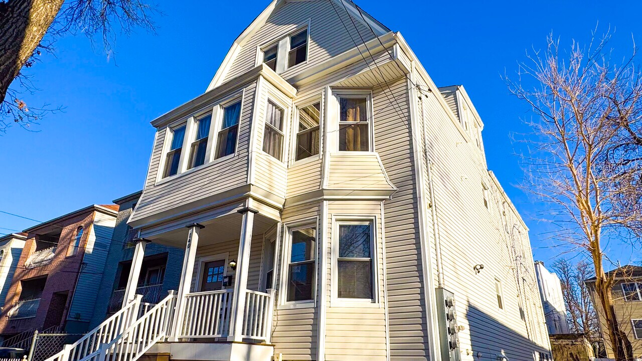 140 Fabyan Pl, Unit 2 in Newark, NJ - Building Photo