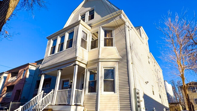 140 Fabyan Pl, Unit 2