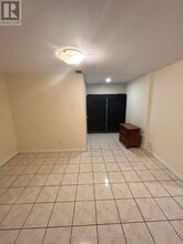 200 Phyllis Ave in Toronto, ON - Building Photo - Building Photo