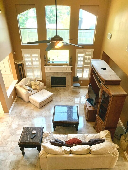 16523 Terrace Hollow Ln in Sugar Land, TX - Building Photo