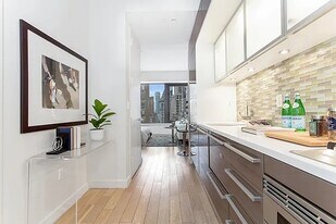 75 Wall St in New York, NY - Building Photo