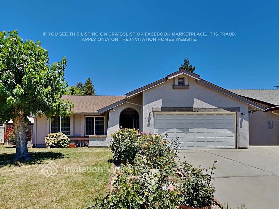 1151 Rudger Way in Sacramento, CA - Foto de edificio