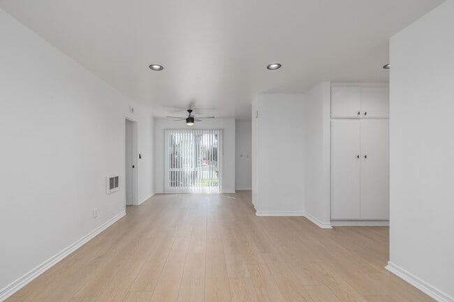 Prairie Gardens Apartments in Torrance, CA - Foto de edificio - Interior Photo
