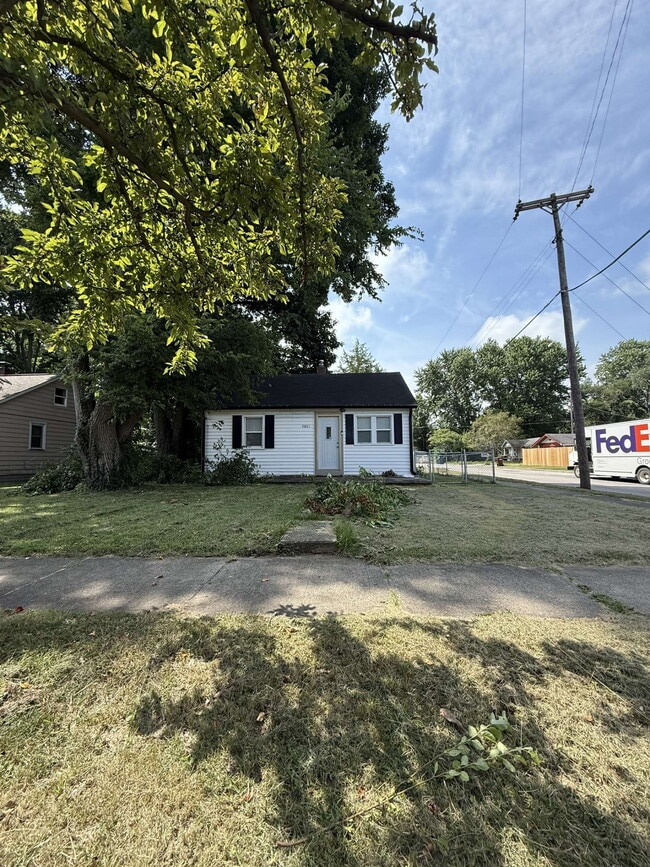property at 2801 Maple Ave