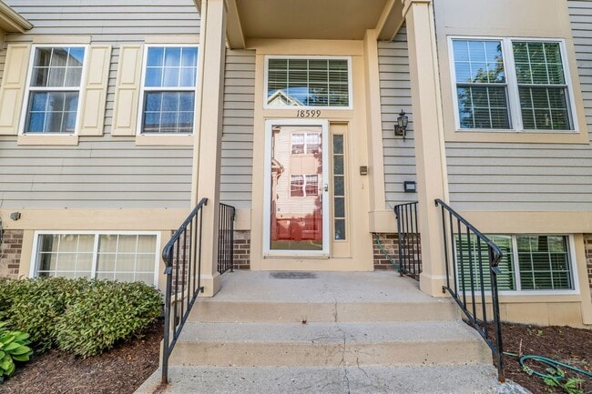 property at 18599 W Sterling Ct