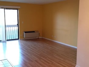 800 N Lakeside Dr, 2B, Unit 2B in Vernon Hills, IL - Building Photo - Building Photo
