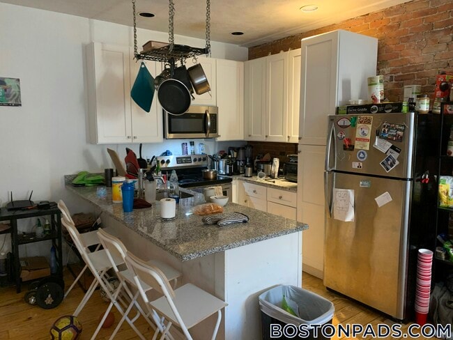 610 Columbus Ave, Unit 6 in Boston, MA - Foto de edificio - Building Photo