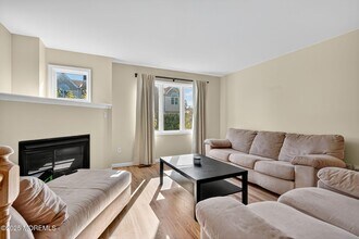 836 4th Ave in Neptune City, NJ - Foto de edificio - Building Photo
