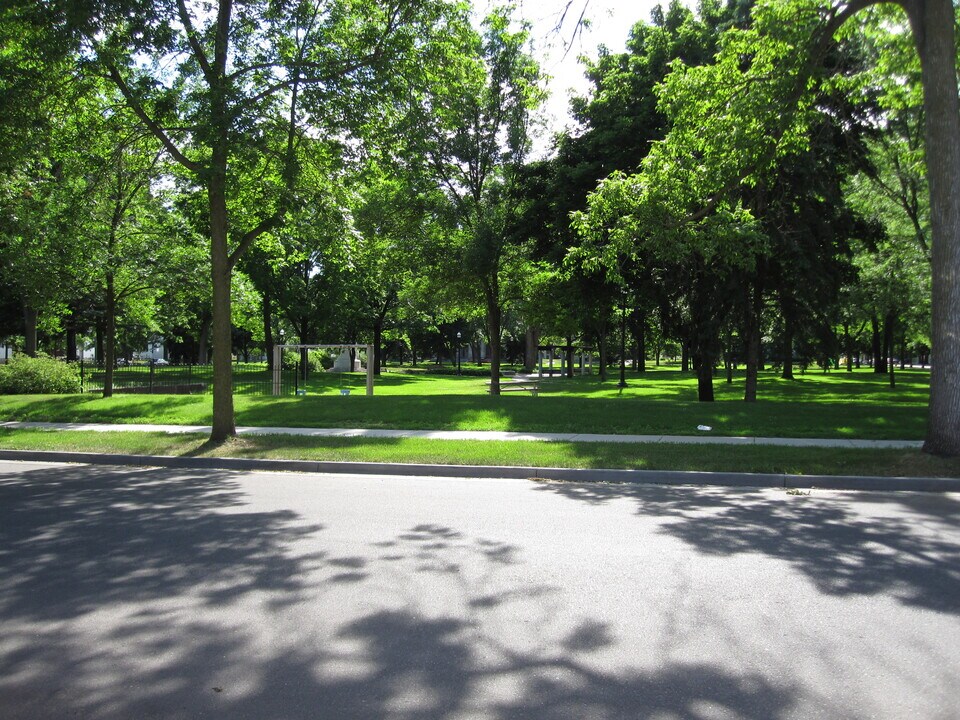 421 3rd Ave, Unit 421 3rd Ave in Eau Claire, WI - Building Photo