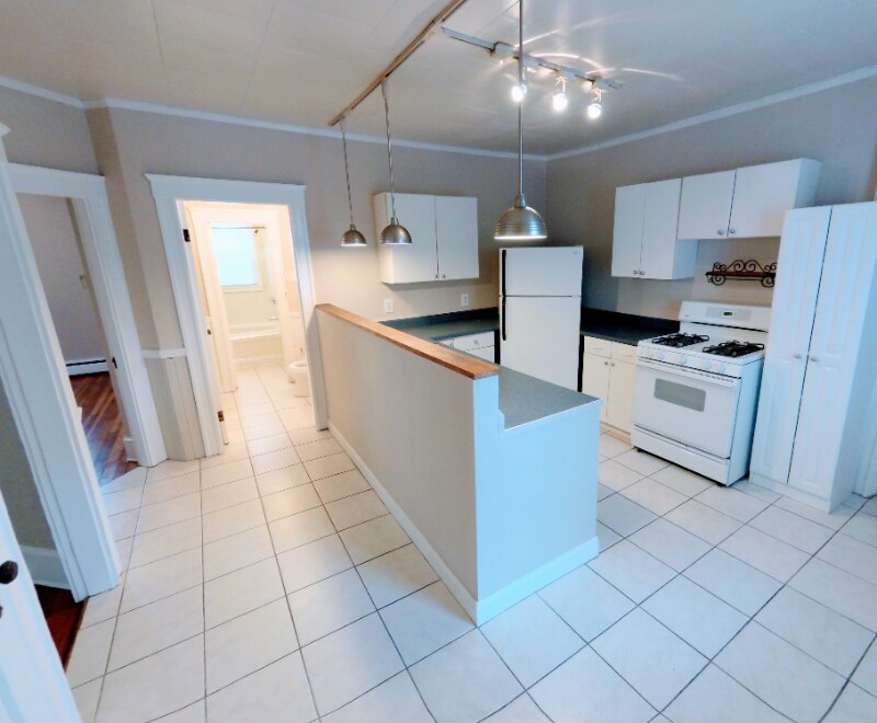 862-864 Riverside Dr-Unit -1R in Methuen, MA - Building Photo