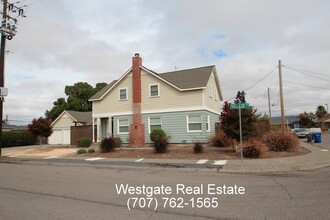 105 Vallejo St in Petaluma, CA - Building Photo - Building Photo