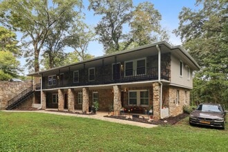 723 Ford Pl, Unit B in Scottdale, GA - Building Photo - Building Photo