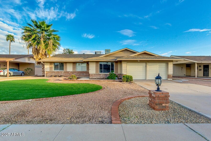 1960 E Fremont Dr in Tempe, AZ - Foto de edificio