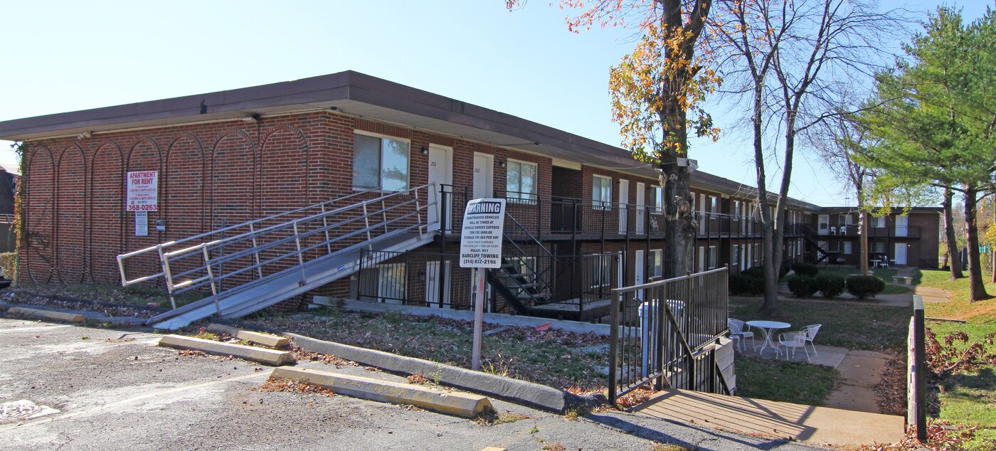 Linden Gardens Apartments in St. Louis, MO - Building Photo