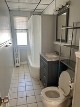 31 Brantwood Rd, Unit 2 in Worcester, MA - Building Photo - Building Photo