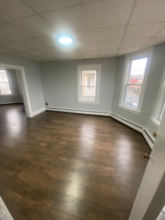 63 Lowell Ave in Providence, RI - Building Photo