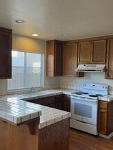 7651 Church St in Gilroy, CA - Building Photo - Building Photo