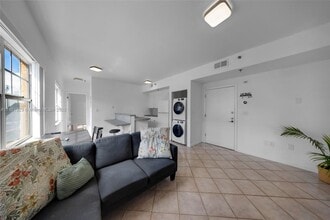 1255 Pennsylvania Ave in Miami Beach, FL - Building Photo - Building Photo