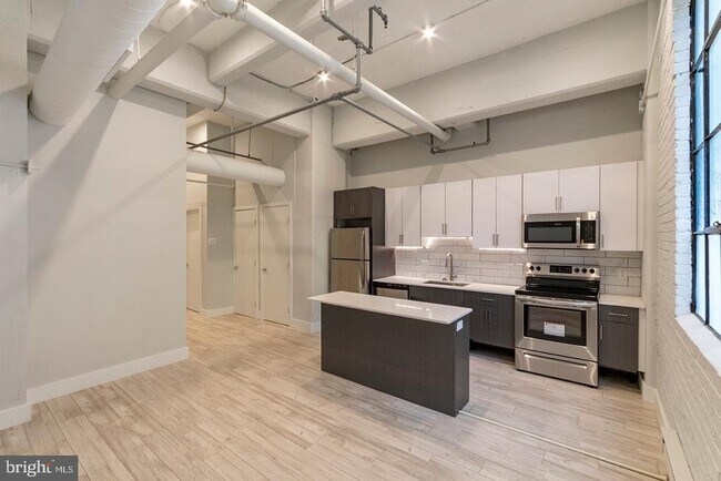412-26 S 13th St in Philadelphia, PA - Building Photo - Building Photo