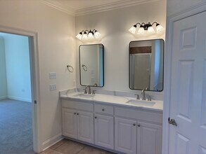 7047 Sweetspire Dr in Baton Rouge, LA - Building Photo - Building Photo