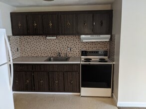 21 Myrtle St, Unit 5 in Malden, MA - Building Photo - Building Photo