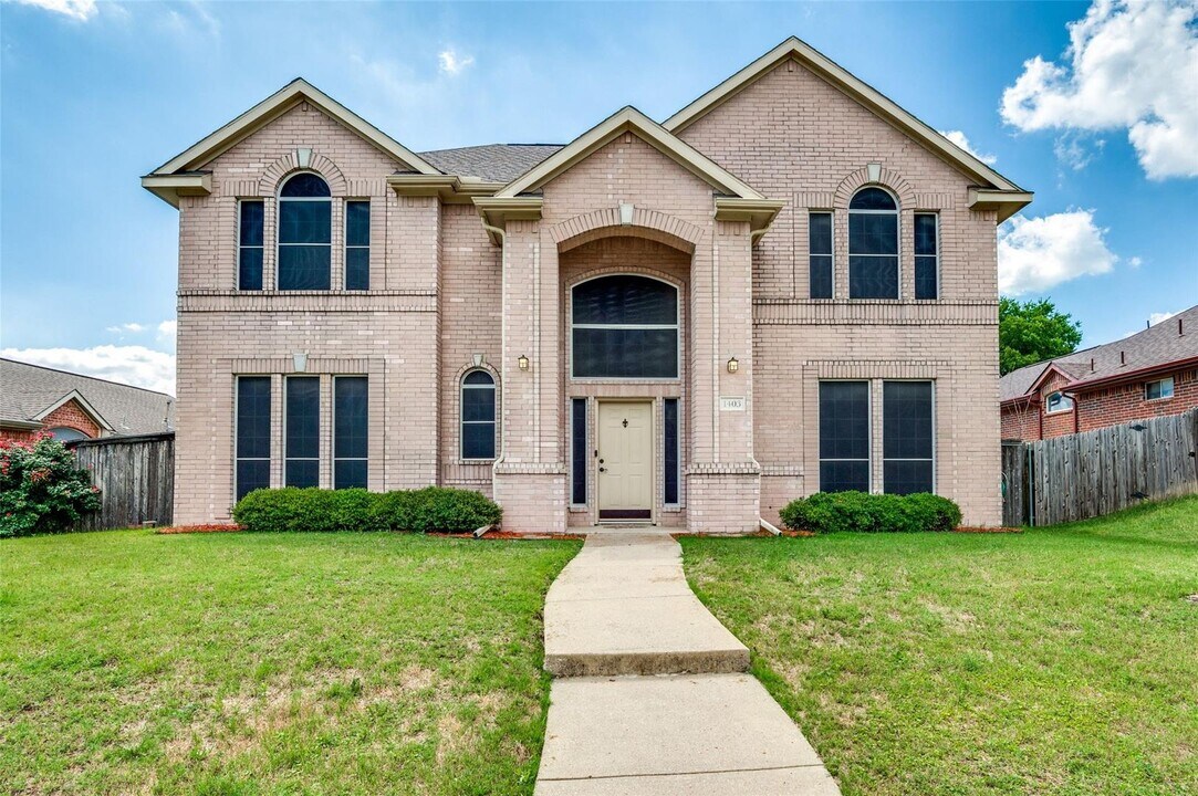 1403 Bosher Dr in Cedar Hill, TX - Building Photo