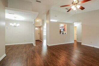 1977 Apopka Dr in Middleburg, FL - Building Photo - Building Photo