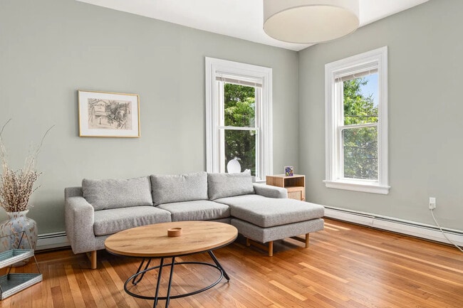 87 Vernon St, Unit 2 in Providence, RI - Building Photo - Building Photo