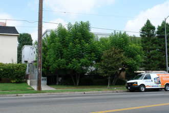 15115 Burbank Blvd in Van Nuys, CA - Building Photo - Building Photo