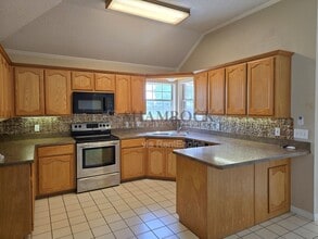 260 Cross Country Dr in Hewitt, TX - Building Photo - Building Photo