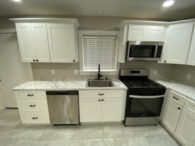 4045 W Bellfort Ave in Houston, TX - Building Photo