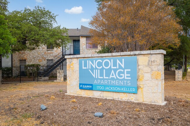 Highland Ridge in San Antonio, TX - Building Photo - Building Photo
