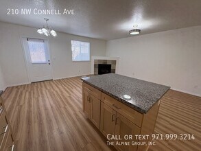 210 NW Connell Ave in Hillsboro, OR - Building Photo - Building Photo