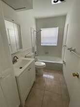 2753 NE 32nd St in Fort Lauderdale, FL - Building Photo - Building Photo