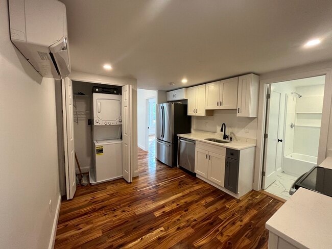 155 Orange St in Chelsea, MA - Foto de edificio - Building Photo