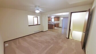 2920 Riviera St SW in Cedar Rapids, IA - Building Photo