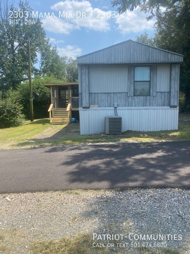 property at 2303 Mama-Mia Dr
