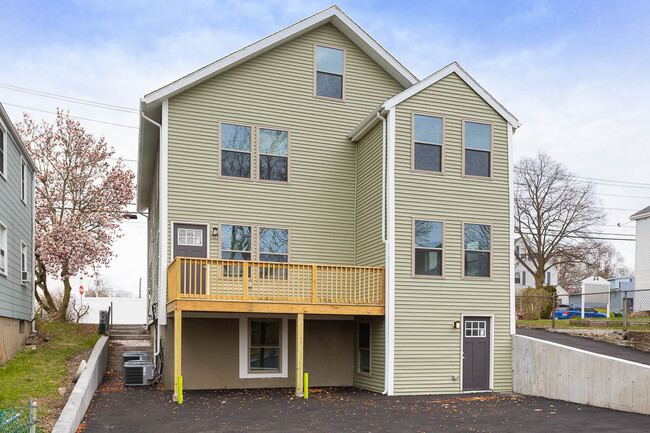 476 Fulton St, Unit 476 in Medford, MA - Foto de edificio - Building Photo
