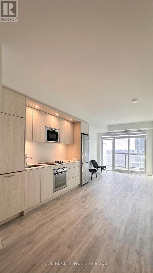 property at 30 Inn On The Pk Dr