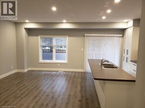 291 Falcon Dr in Woodstock, ON - Building Photo - Building Photo