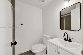 9175 SW 77th Ave in Miami, FL - Building Photo - Building Photo