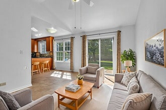 72 Wilton Ln in Mundelein, IL - Building Photo - Building Photo