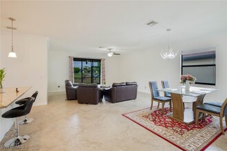 9215 Shadow Oak Ln in Naples, FL - Building Photo - Building Photo