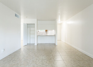 Imperial At Kendall Apartments in Miami, FL - Building Photo - Building Photo