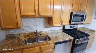 1430 E 69th St in Chicago, IL - Building Photo - Building Photo