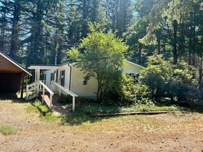 3675 Alm Rd in Everson, WA - Building Photo - Building Photo