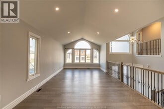 21 Noble CRT in Amherstburg, ON - Building Photo - Building Photo