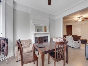 2652 N Halsted St, Unit 2F in Chicago, IL - Building Photo - Building Photo