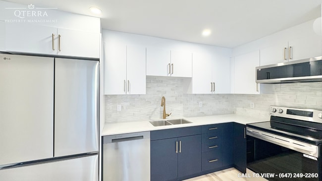 694 Crystal St in Ottawa, ON - Building Photo - Building Photo