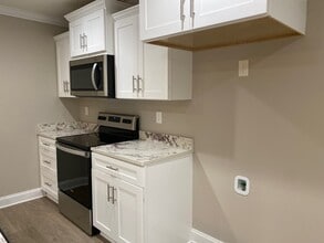 160 Livingston Way in Jackson, TN - Foto de edificio - Building Photo